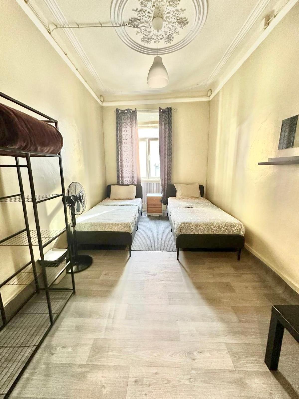 Sri-Indo Guest House Lisbon Exterior photo