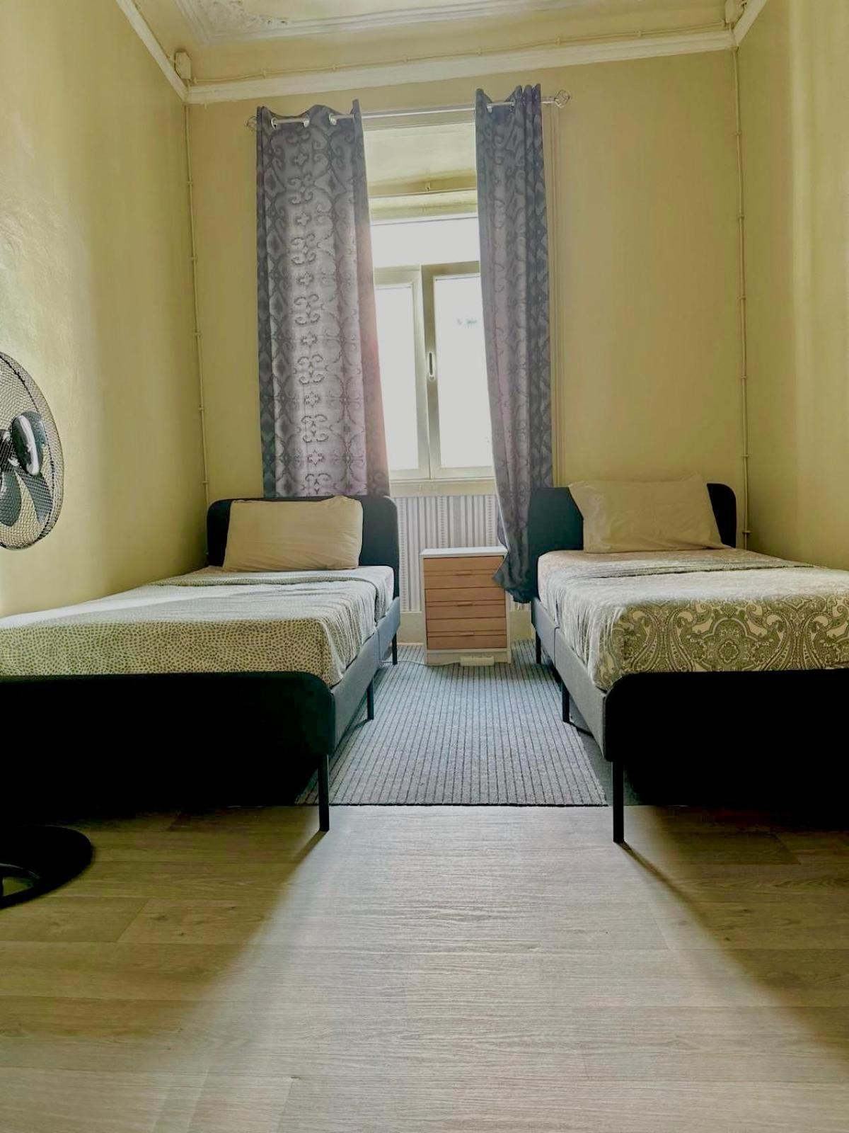Sri-Indo Guest House Lisbon Exterior photo